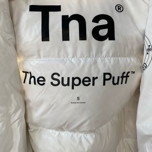 White gloss super puff